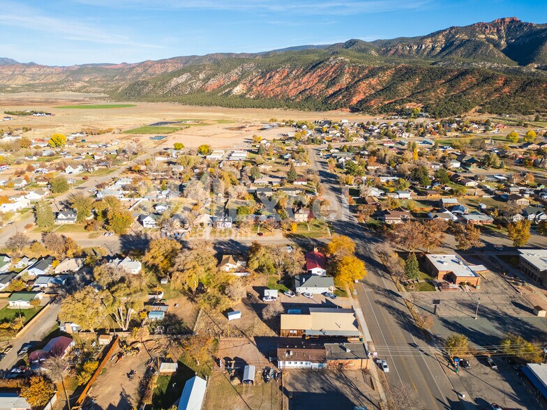 More Photos Of 47 E Center St, Parowan Storefront Retail Office For Lease