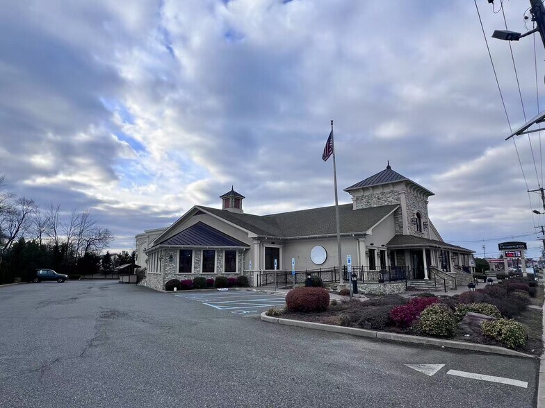 More Photos Of 510 S White Horse Pike, Magnolia Restaurant For Sale