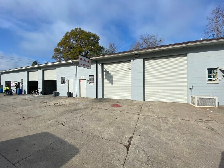 More Photos Of 4131 Lenox Ave, Jacksonville Warehouse For Lease