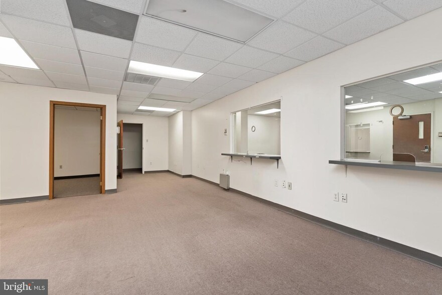 More Photos Of 100 W Franklin St, Hagerstown Office Residential For Lease