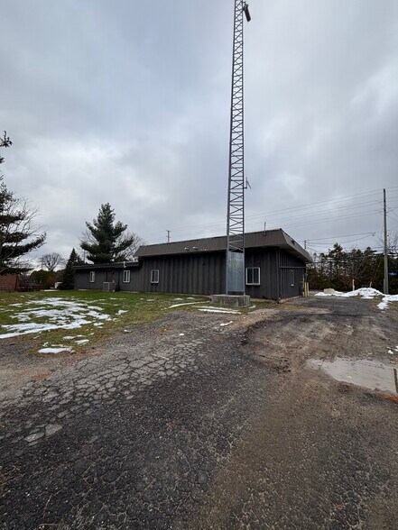 More Photos Of 7010 Parkway Rd, Greely Flex For Sale