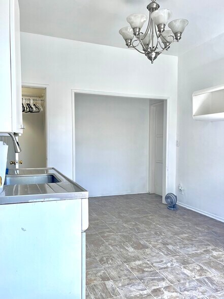 More Photos Of 10443-10445 Magnolia Blvd, North Hollywood Office Residential For Sale