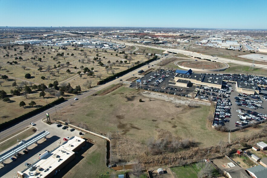 More Photos Of 1121 E Memorial Rd, Oklahoma City Land For Sale