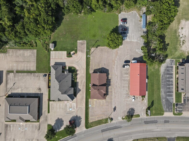 More Photos Of 400 N Ridgeway Dr, Cleburne Medical For Sale