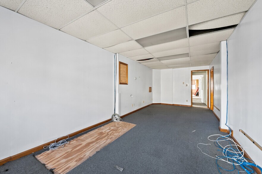 More Photos Of 507 32nd St, Union City Storefront Retail Office For Sale