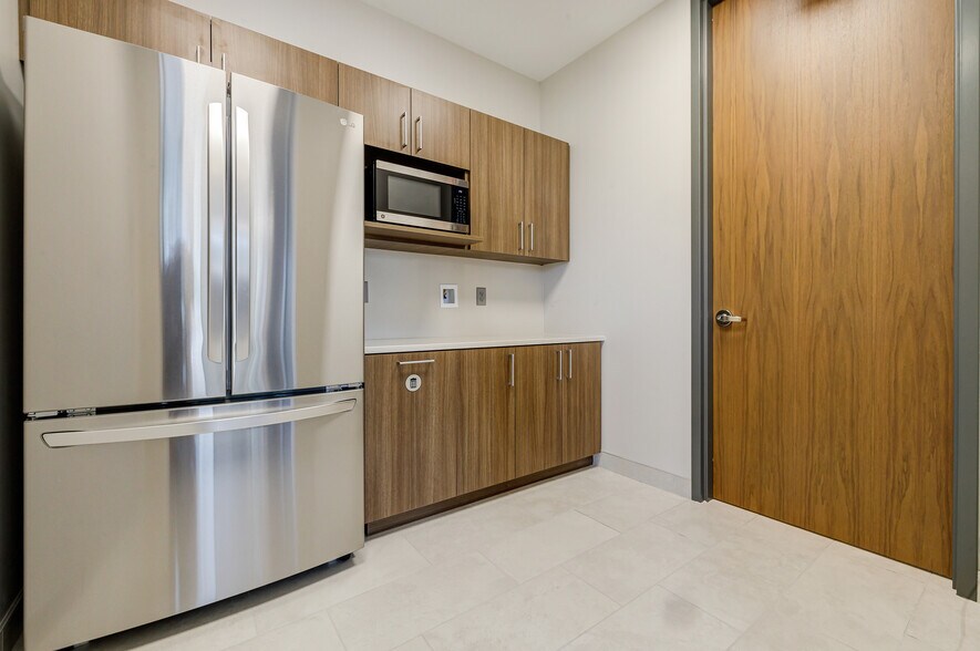 More Photos Of 900 Circle 75 Pky SE, Atlanta Office For Lease