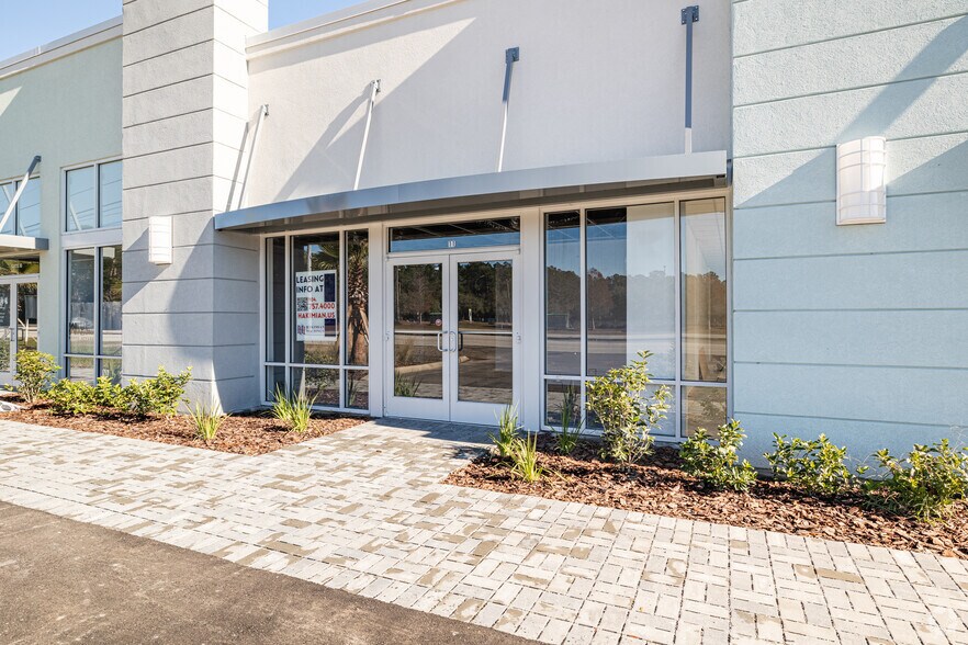 More Photos Of 7035 Philips Hwy, Jacksonville Unknown For Lease