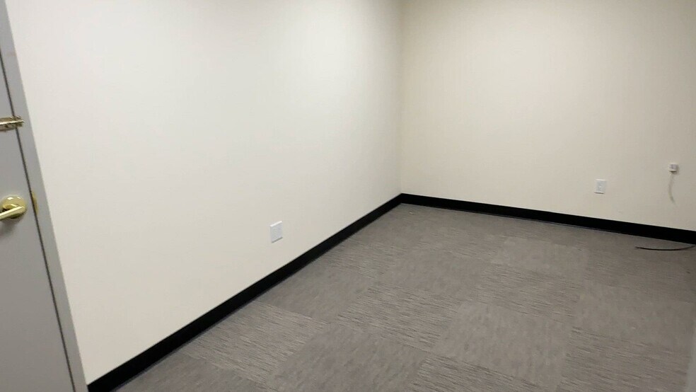 Primary Photo Of 82-11 37th Ave, Jackson Heights Office For Lease