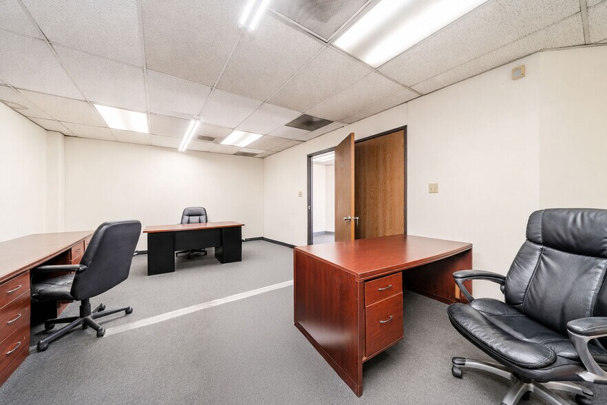 More Photos Of 6433 Alondra Blvd, Paramount Distribution For Sale