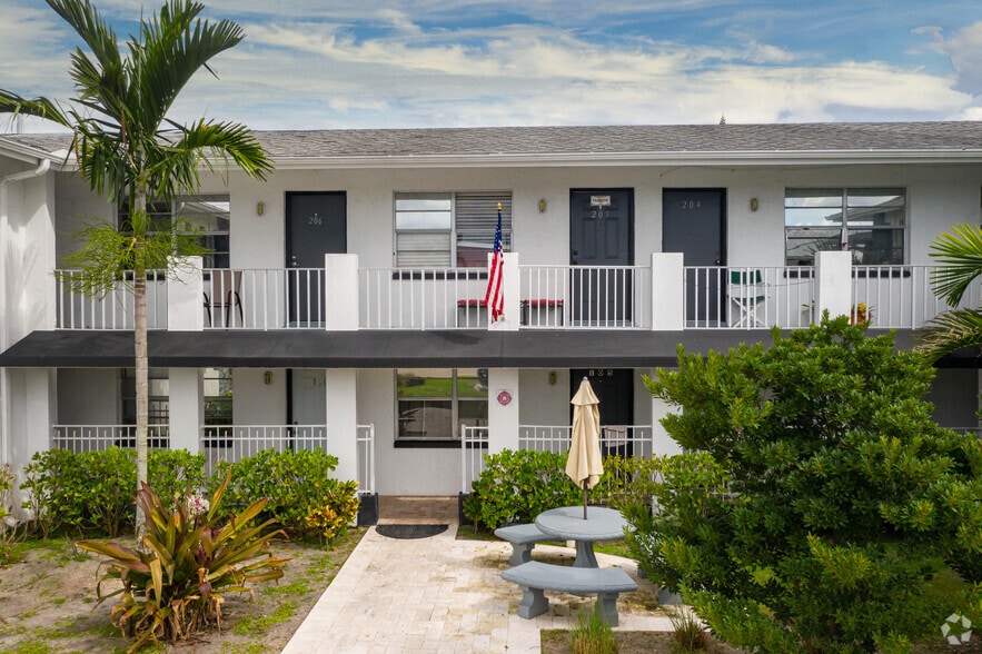 More Photos Of 3817 Del Prado Blvd S, Cape Coral Apartments For Sale