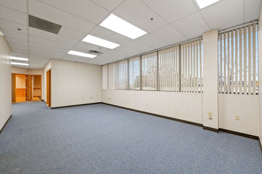 More Photos Of 143 Commerce Blvd, Loveland Warehouse For Sale