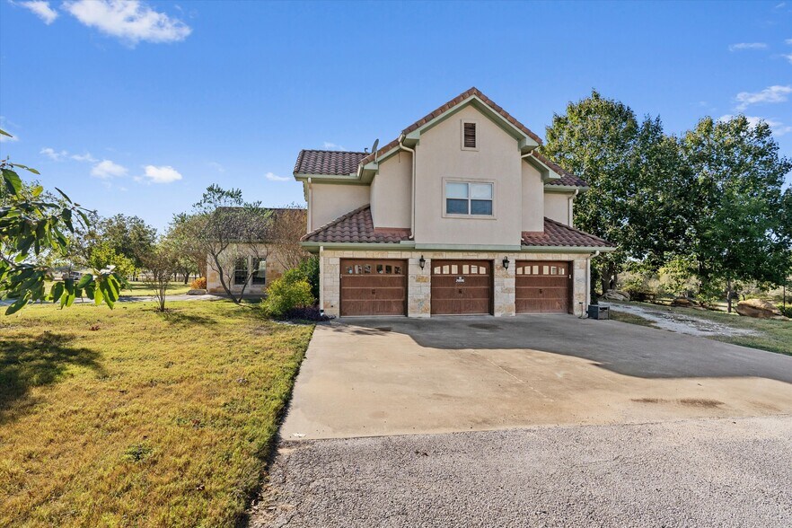 More Photos Of 1092 FM 3000, Elgin Specialty For Sale