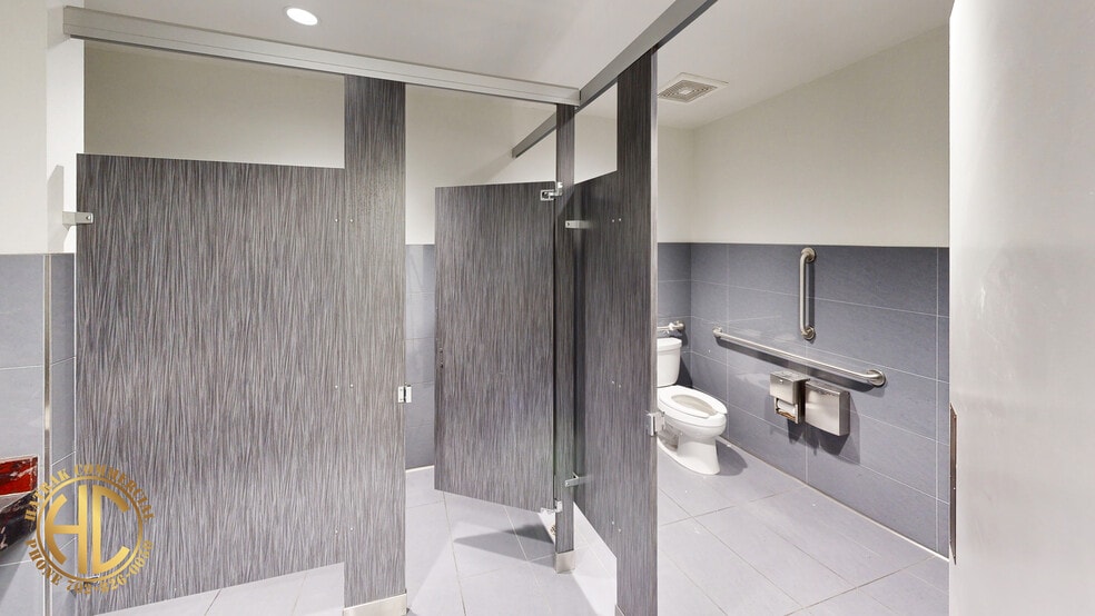 More Photos Of 530 S 6th St, Las Vegas Office For Sale