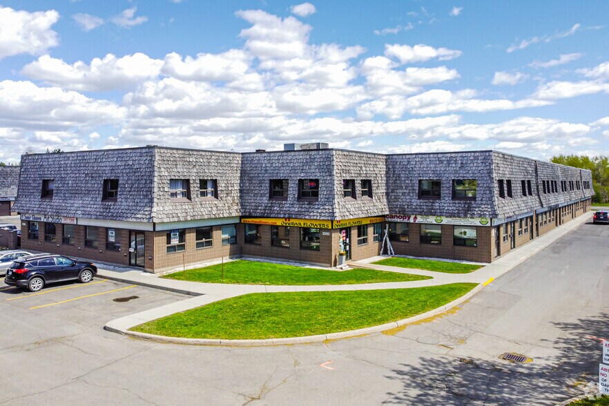 Primary Photo Of 2000 Thurston Dr, Ottawa Warehouse For Lease