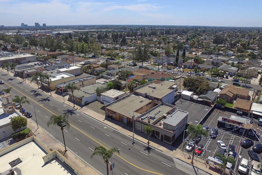 More Photos Of 2014 S Main St, Santa Ana Freestanding For Sale
