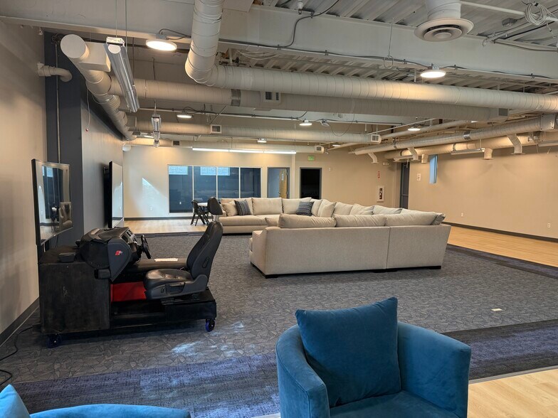 More Photos Of 11339 S 700 E, Sandy Office For Sale