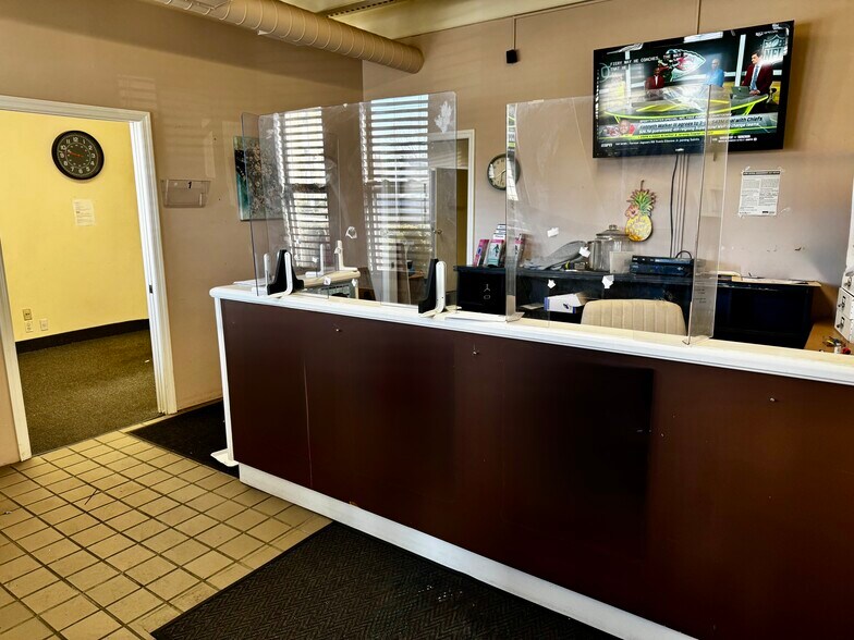 More Photos Of 690 Broadway, Massapequa Office For Lease