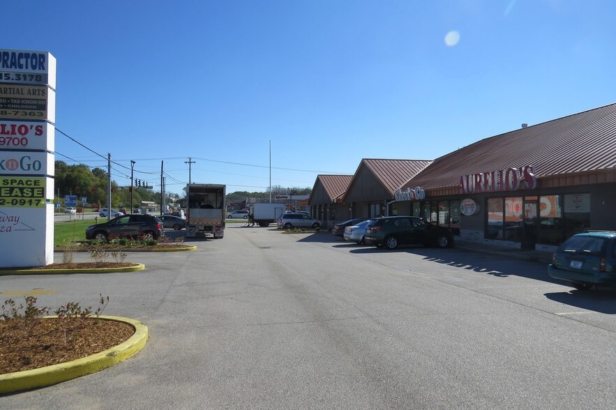 More Photos Of 265 Morthland Dr, Valparaiso Storefront Retail Office For Lease