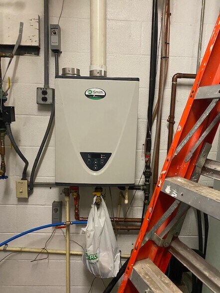 More Photos Of 1025 W 4th St, Monroe Carwash For Sale