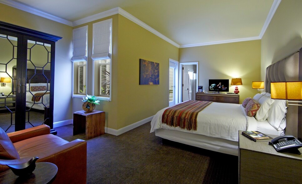 More Photos Of 1420-1428 Main St, Saint Helena Hotel For Sale