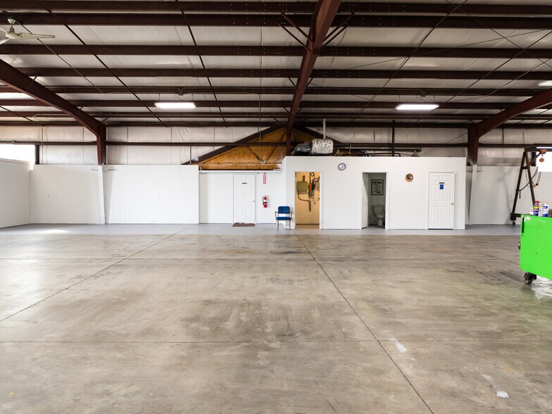 More Photos Of 1196 SE 2nd St, Ontario Warehouse For Sale