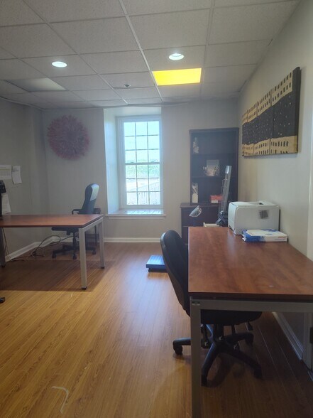 More Photos Of 50 S Pickett St, Alexandria Medical For Sale