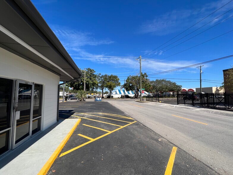 More Photos Of 8610 N Suwanee Ave, Tampa General Retail For Sale
