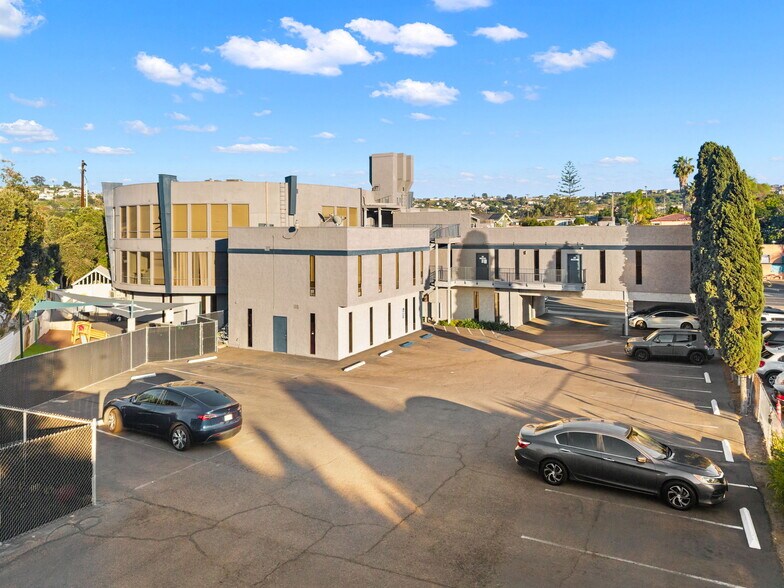 More Photos Of 7484 University Ave, La Mesa Office For Sale