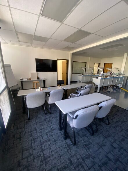 More Photos Of 365 Woodview Ave, Morgan Hill Warehouse For Lease