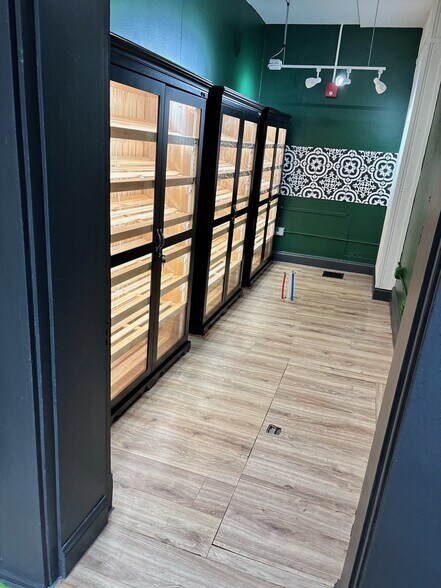 More Photos Of 1-3 E Main St, Troy Storefront Retail Office For Lease