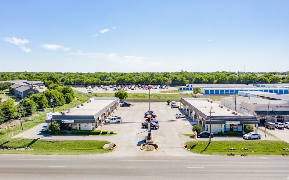 Primary Photo Of 511 N Hewitt Dr, Hewitt Unknown For Lease