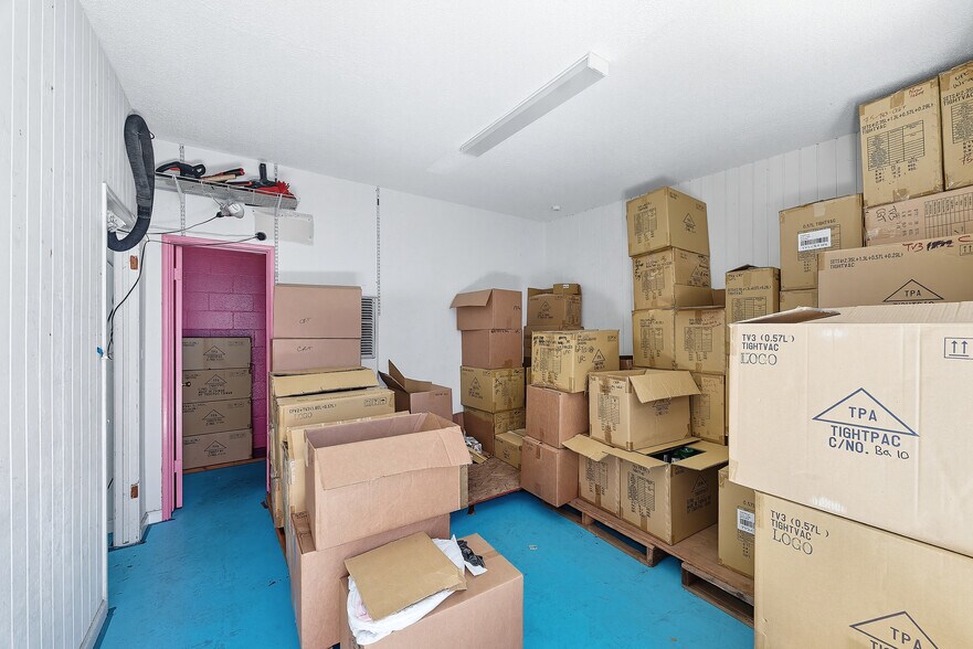 More Photos Of 1696 Centinela Ave, Inglewood Storefront Retail Residential For Sale