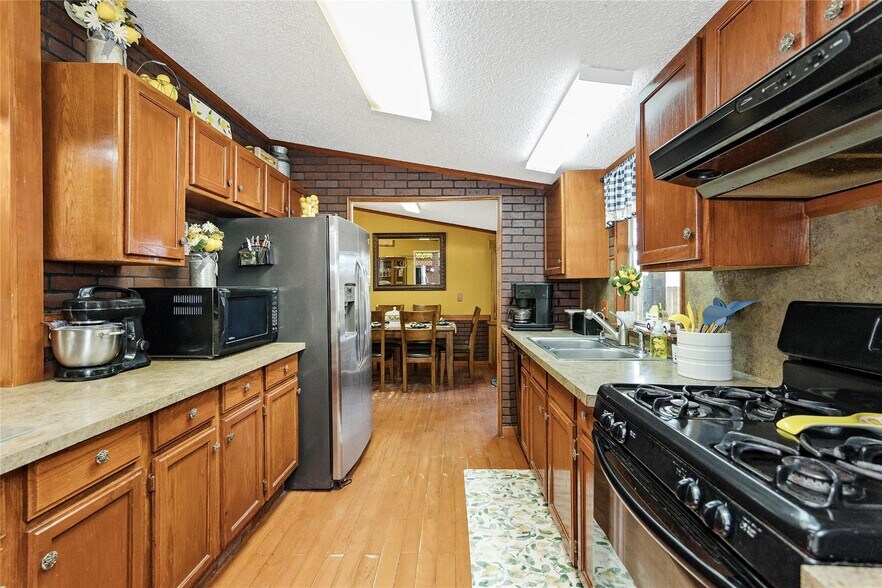 More Photos Of 14945 Wiggins Rd, Conroe Industrial For Sale