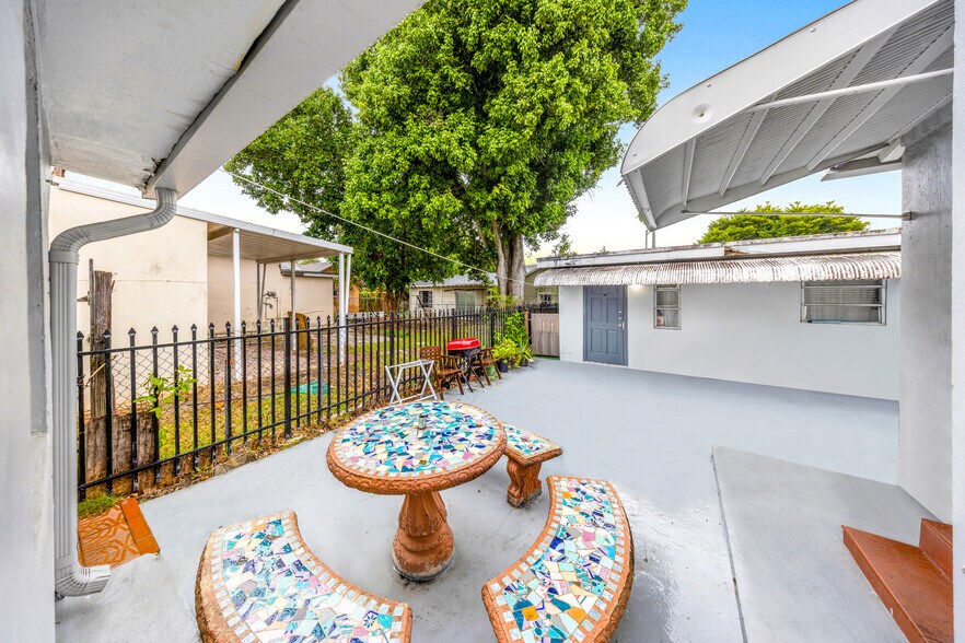More Photos Of 943 SW 9th Ave, Miami Apartments For Sale