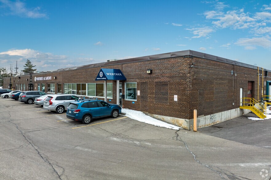More Photos Of 220-260 Lesmill Rd, Toronto Light Distribution For Lease