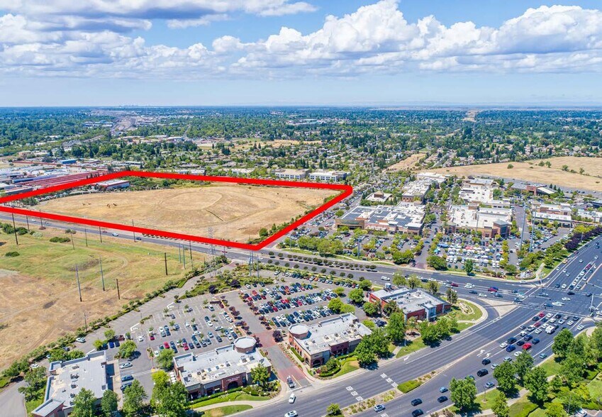More Photos Of 901-903 Galleria Blvd, Roseville General Retail For Lease
