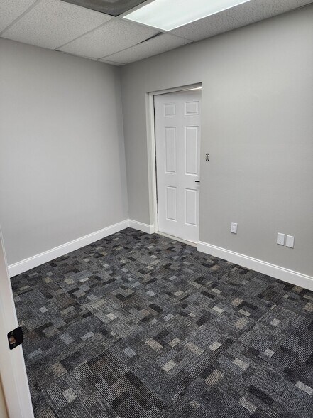 More Photos Of 109 Silver Palm Ave, Melbourne Medical For Lease