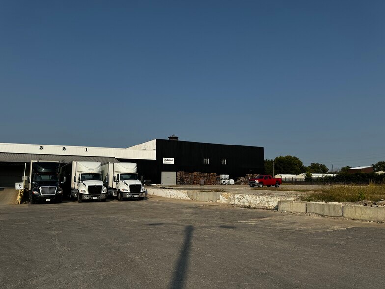 More Photos Of 1200 N Logan St, Lincoln Unknown For Lease