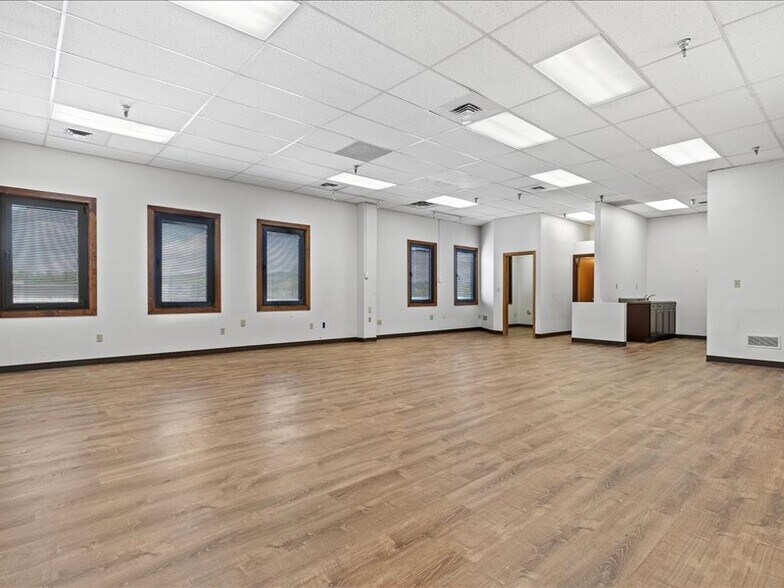 More Photos Of 8001 Rowan Rd, Cranberry Township Storefront For Lease