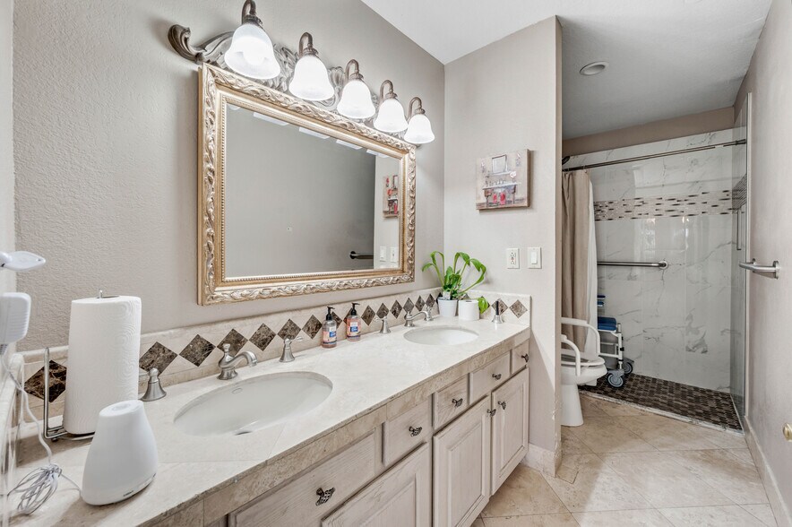 More Photos Of 12558 N 76th St, Scottsdale Assisted Living For Sale