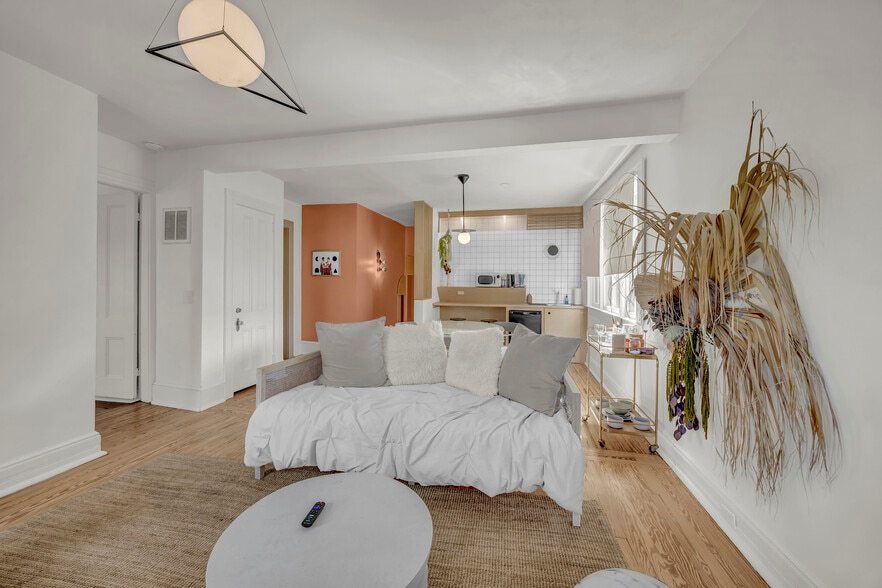 More Photos Of 118 S 4th St, Wilmington Hospitality For Sale