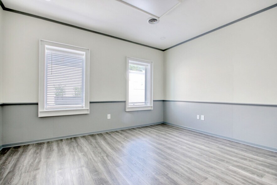 More Photos Of 604 Front St, Georgetown Office For Sale