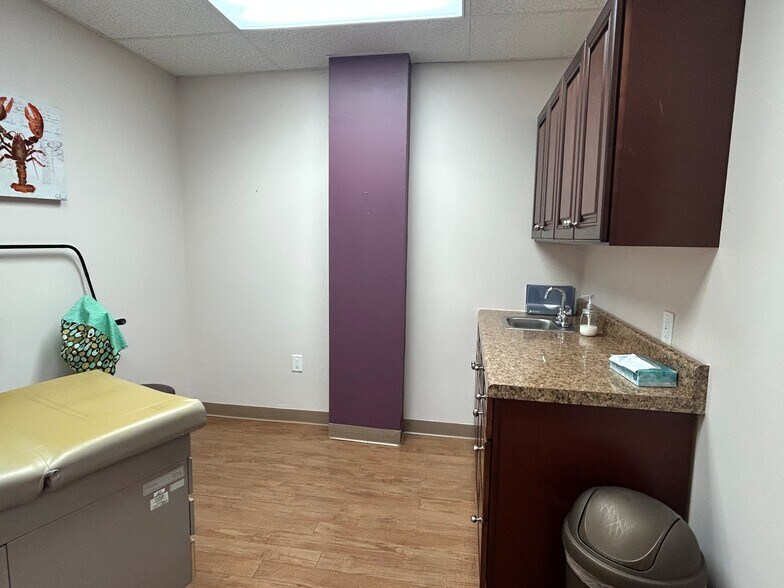 More Photos Of 712 16th St N, Saint Petersburg Medical For Lease