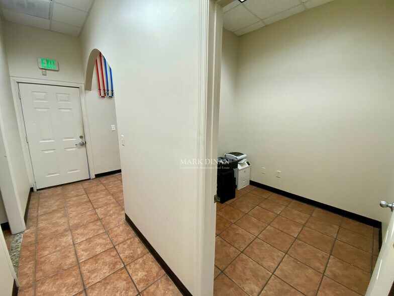 More Photos Of 37 Buck Creek Plz, Alabaster Storefront Retail Office For Lease