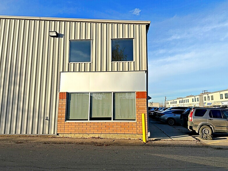 More Photos Of 380 Mackenzie Blvd, Fort McMurray Warehouse For Lease