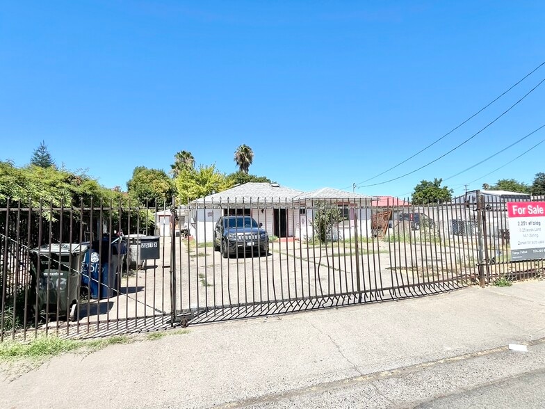 More Photos Of 2513 Connie Dr, Sacramento Freestanding For Sale