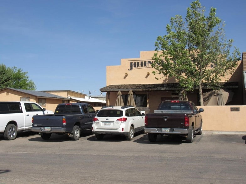 More Photos Of 60 S 10th St, Tombstone Restaurant For Sale