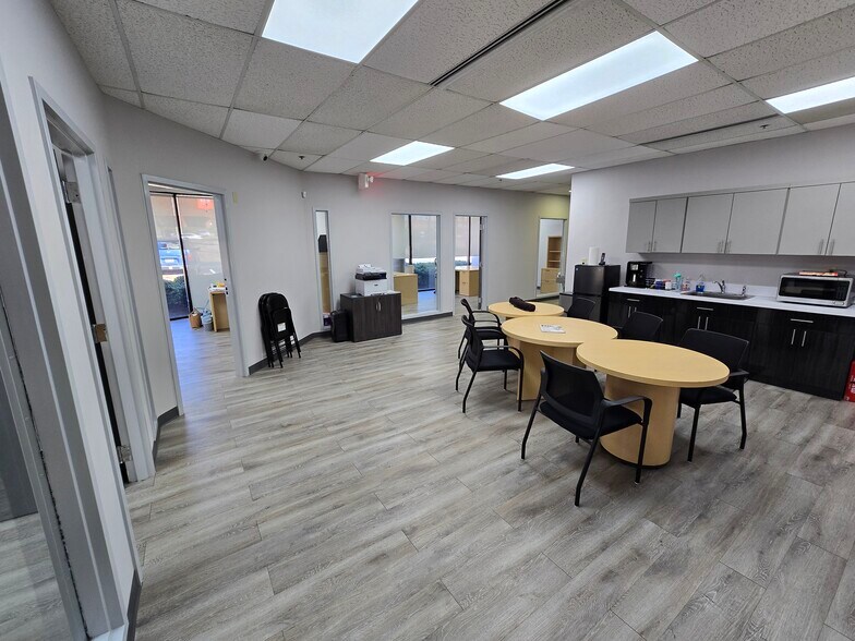 More Photos Of 5700 Highlands Pky SE, Smyrna Light Distribution For Lease