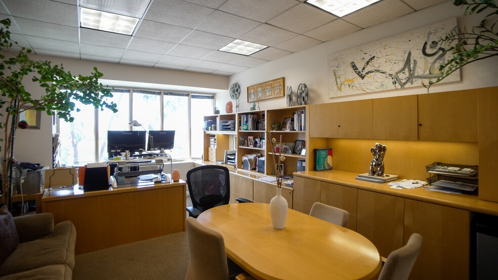 More Photos Of 8840 Wilshire Blvd, Beverly Hills Office For Lease