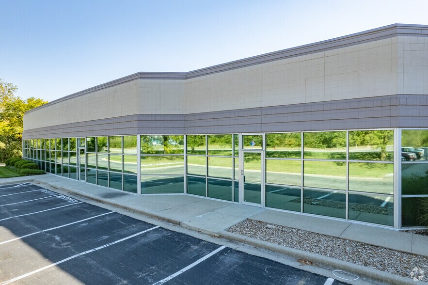 More Photos Of 8301 NW 101st Ter, Kansas City Flex For Lease